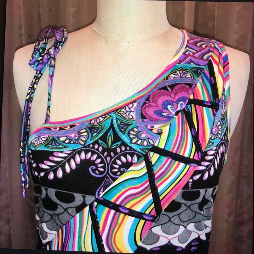 Abstract blouse 🎉 - Picture 3 of 3